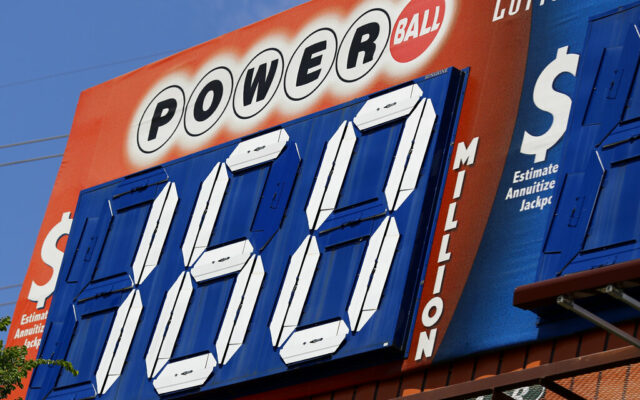 Powerball lottery jackpot at $421M; winning numbers drawing Monday